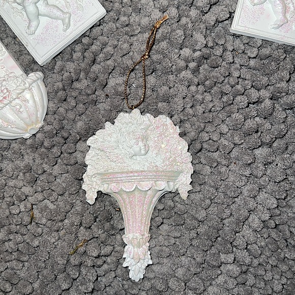 Vintage White Ornate Cherub Angel Pink Shimmer Gold String Set of Ornaments (4) - Picture 7 of 14